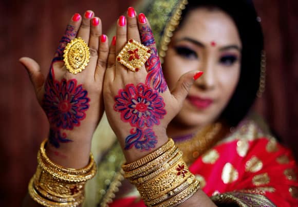 Indians Prefer Gold during wedding jewellery shopping in India
